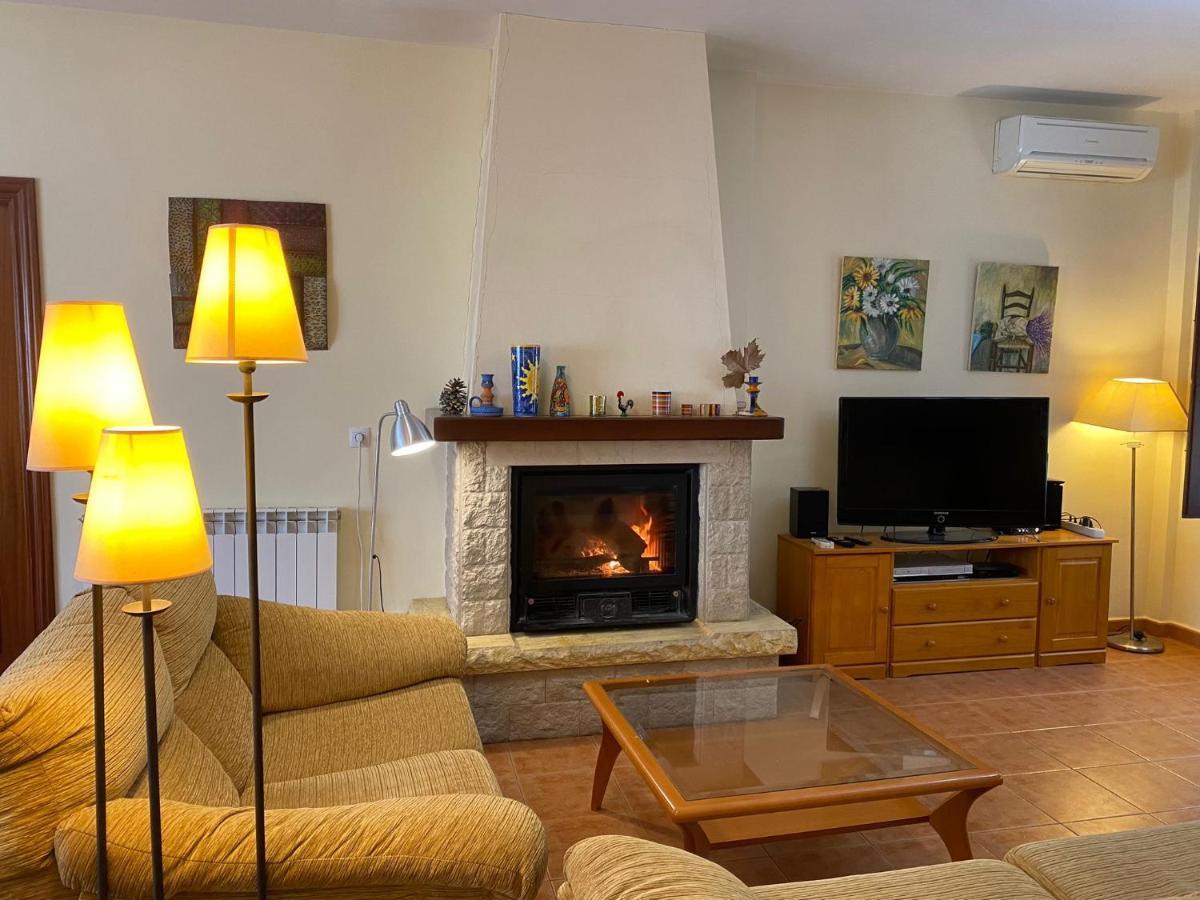 Casa Rural Con Chimenea, Barbacoa, Terraza Y Solarium Villa Illar Eksteriør bilde